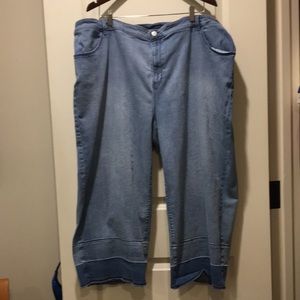 SUSAN GRAVER women High Stretch Denim Crop distressed Jeans undone Hem size 28W